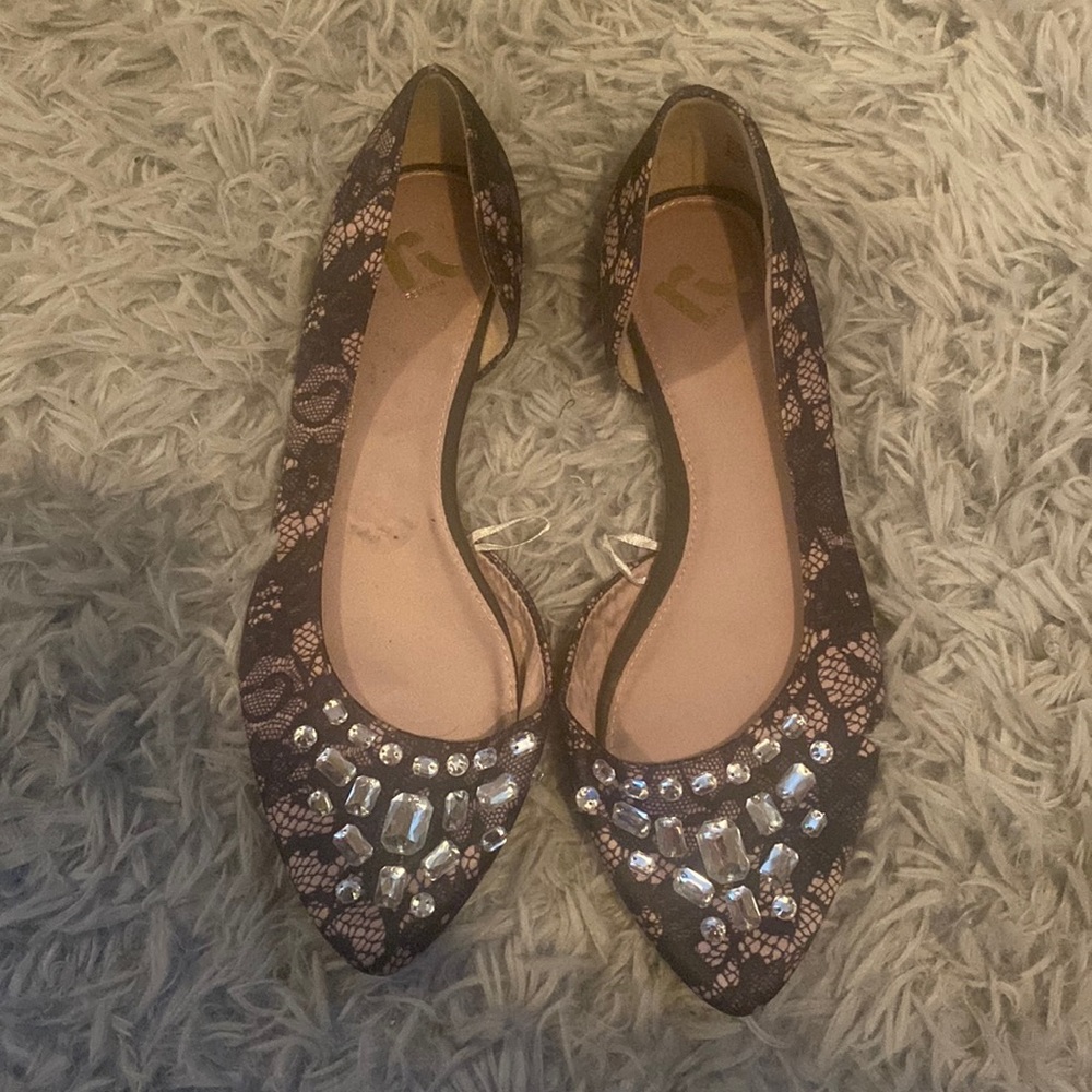 woman pointy flats NEW